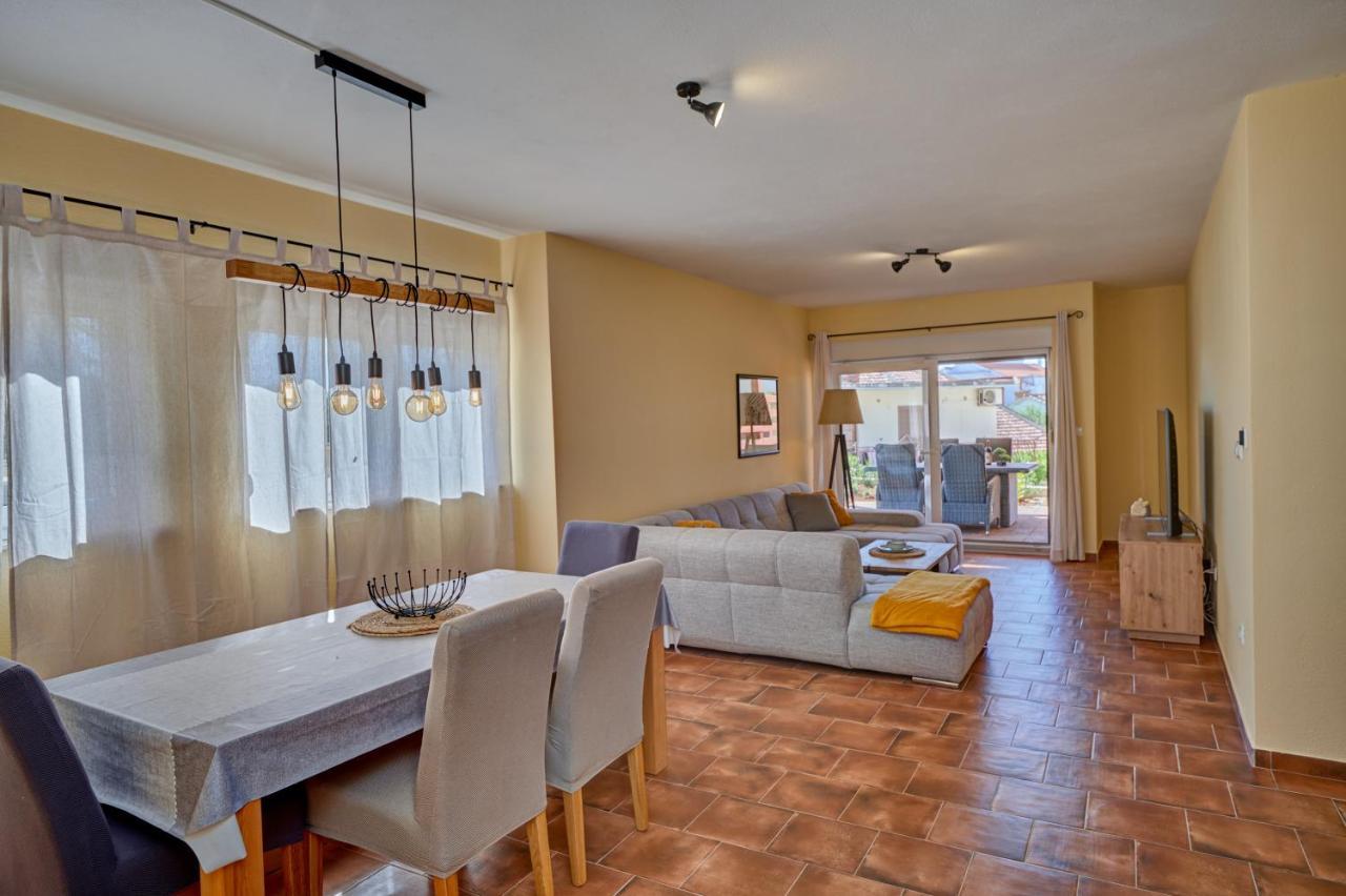 Anovi Holiday Homes By Litto Trogir Exteriör bild