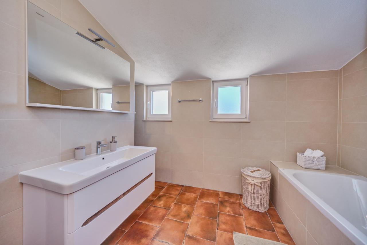Anovi Holiday Homes By Litto Trogir Exteriör bild