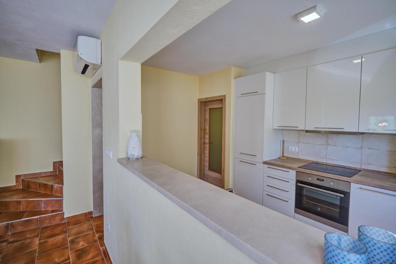 Anovi Holiday Homes By Litto Trogir Exteriör bild