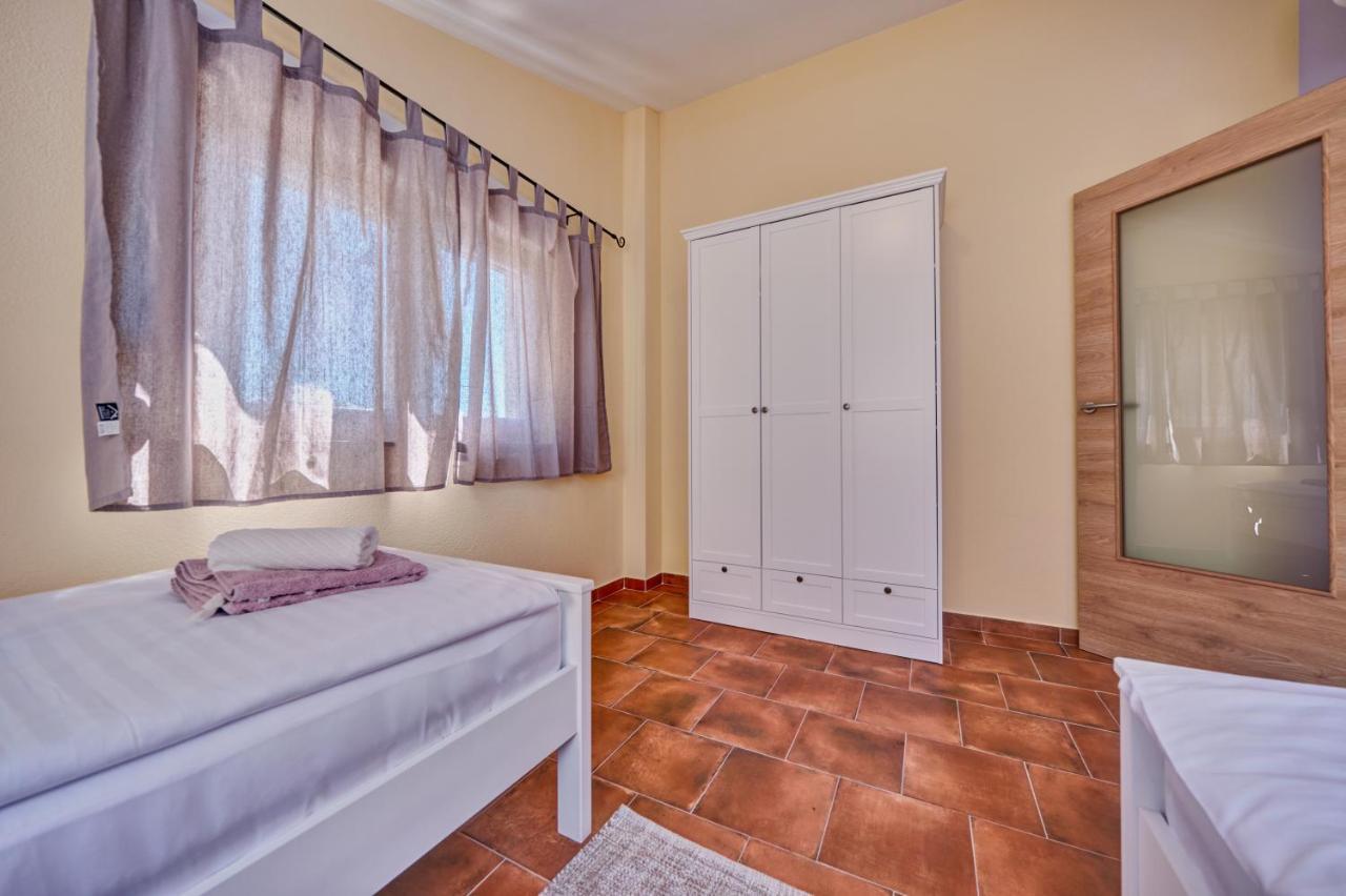 Anovi Holiday Homes By Litto Trogir Exteriör bild