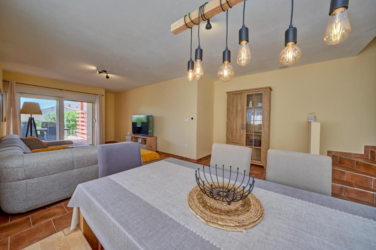 Anovi Holiday Homes By Litto Trogir Exteriör bild