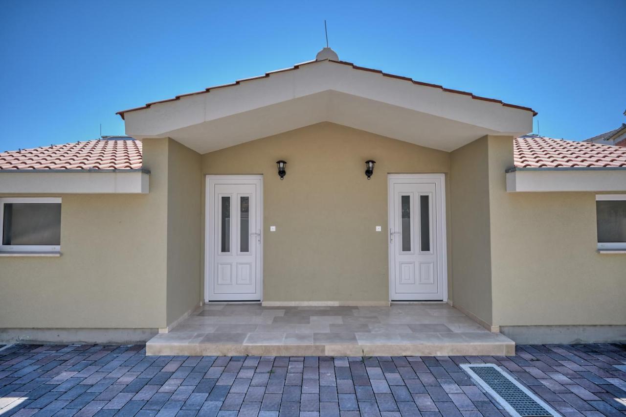 Anovi Holiday Homes By Litto Trogir Exteriör bild
