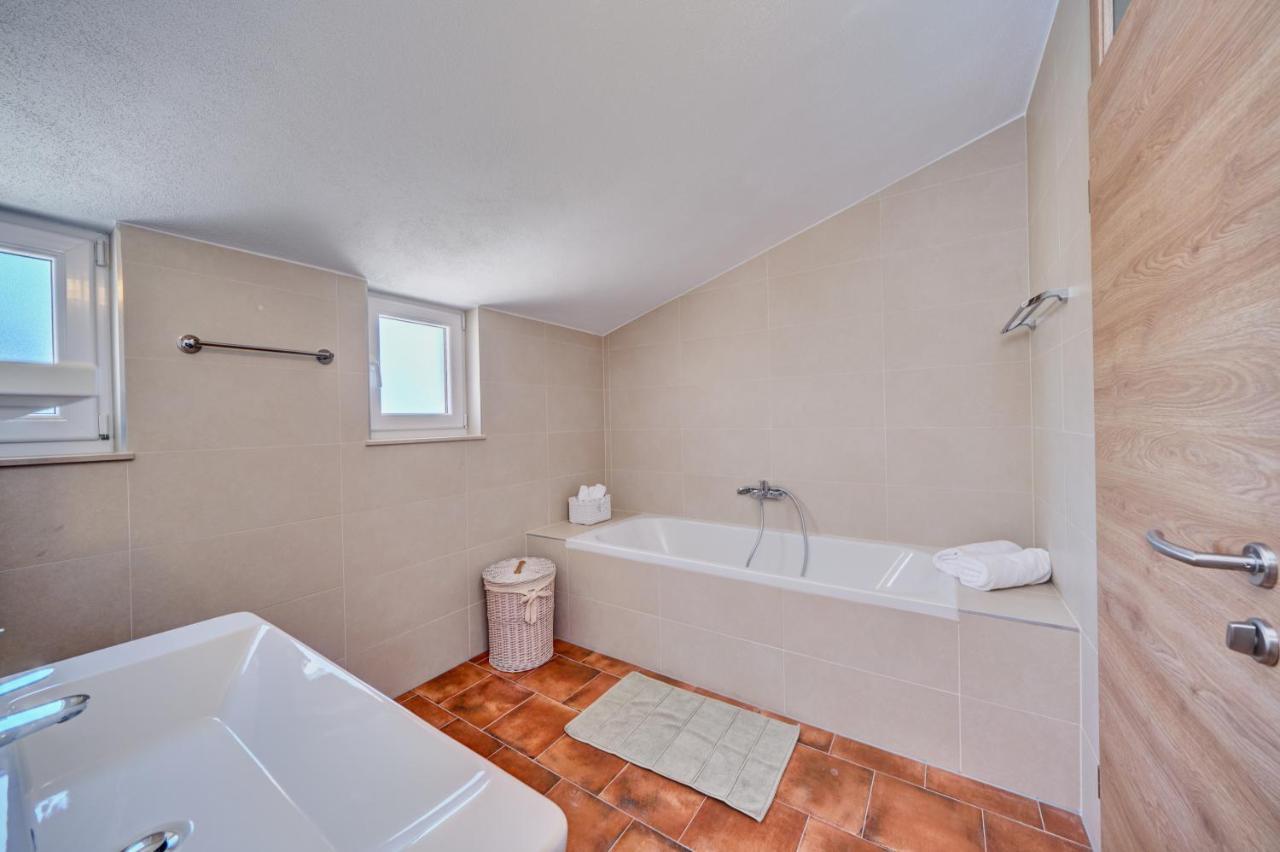 Anovi Holiday Homes By Litto Trogir Exteriör bild