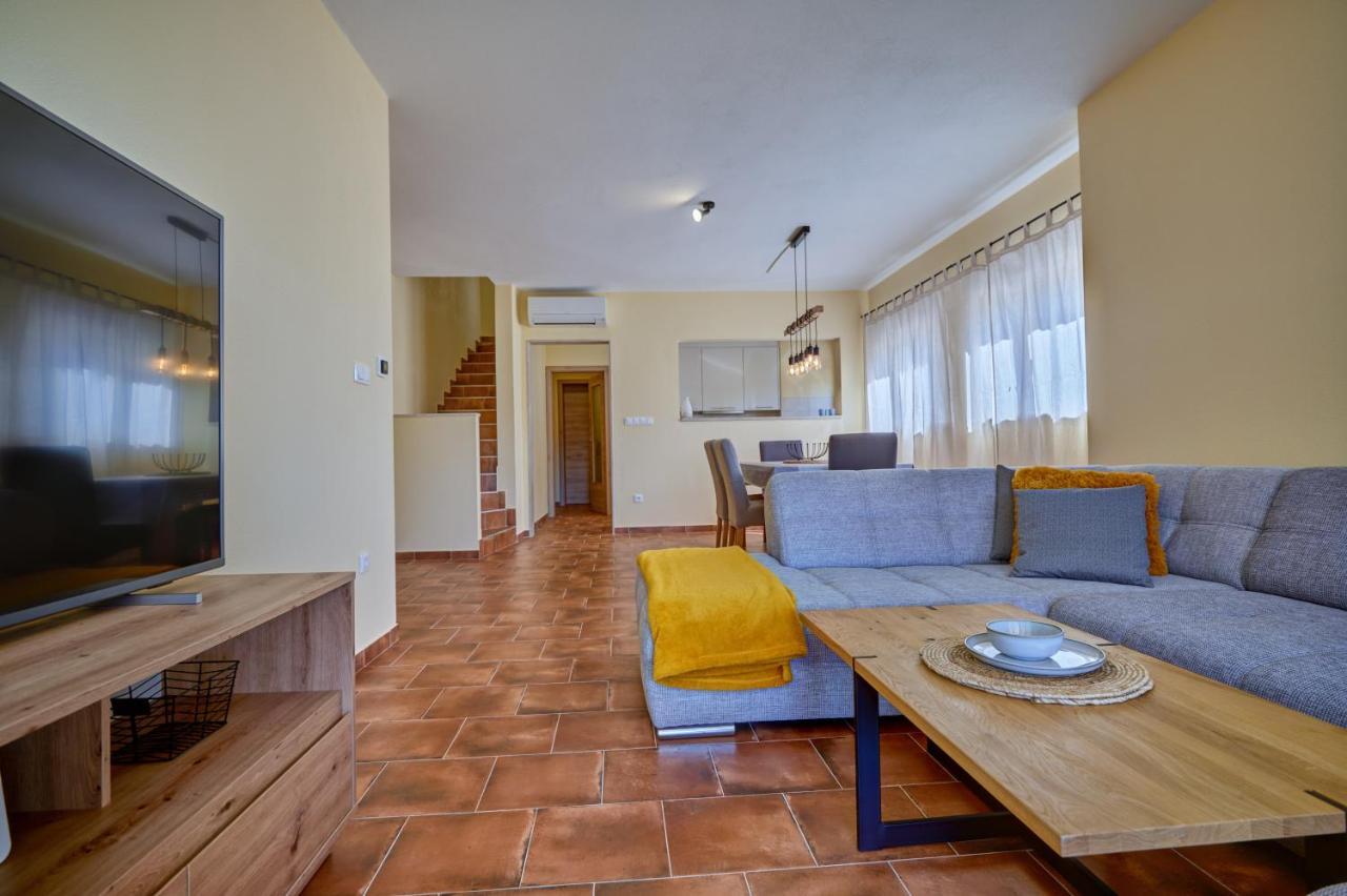 Anovi Holiday Homes By Litto Trogir Exteriör bild